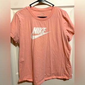 womens nike top